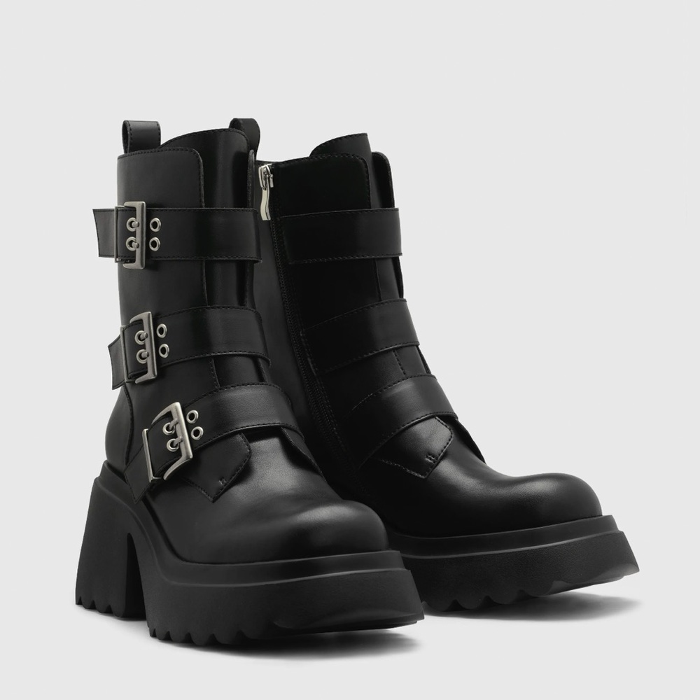 Cider chunky heeled boots